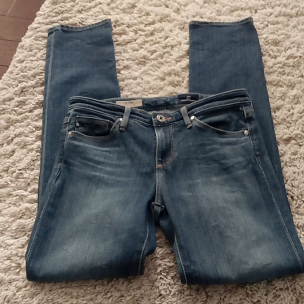 The Prima Mid Rise Cigarette Skinny Jean by AG Adriano Goldschmied. Size 25R